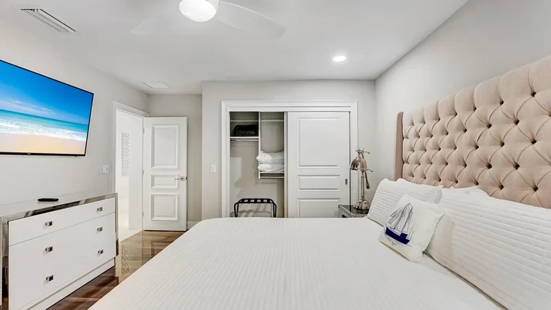 2593 SE 9 Street, Hillsboro Beach, Florida, United States. - Photo 31