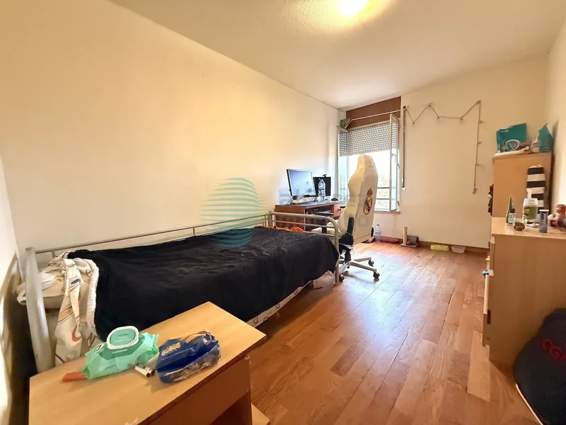 3 bedroom flat, very well located, Lumiar