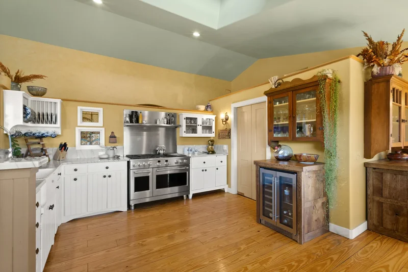 Private Loghill Mesa Retreat