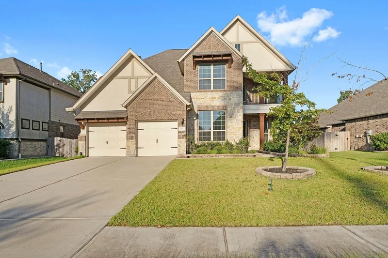 4 Bedrooms Single Family Detached