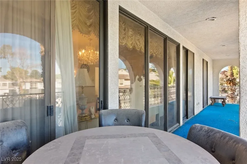 2834 Queens Courtyard Drive, Las Vegas, Nevada, United States. - Photo 37