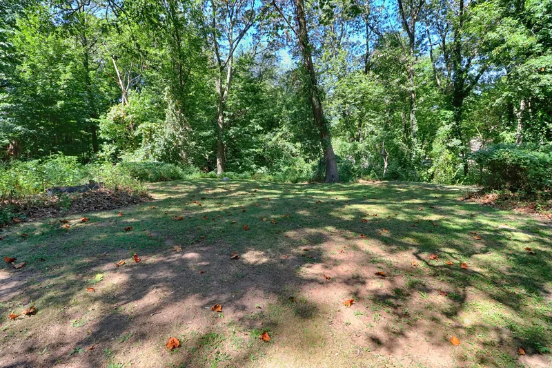 20 Ermine Street, Fairfield, CT 06824, Fairfield, Connecticut, United States. - Photo 11