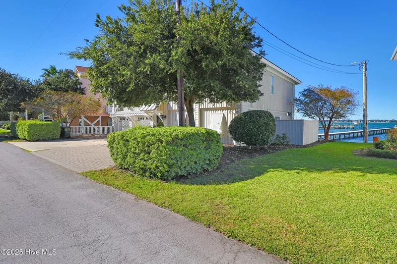 204 Shoreline Drive, Atlantic Beach, NC 28512, Atlantic Beach, North Carolina, United States. - Photo 4