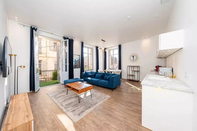 CANNES ST-NICOLAS - FEW MINUTES WALK FROM THE TOWN CENTRE