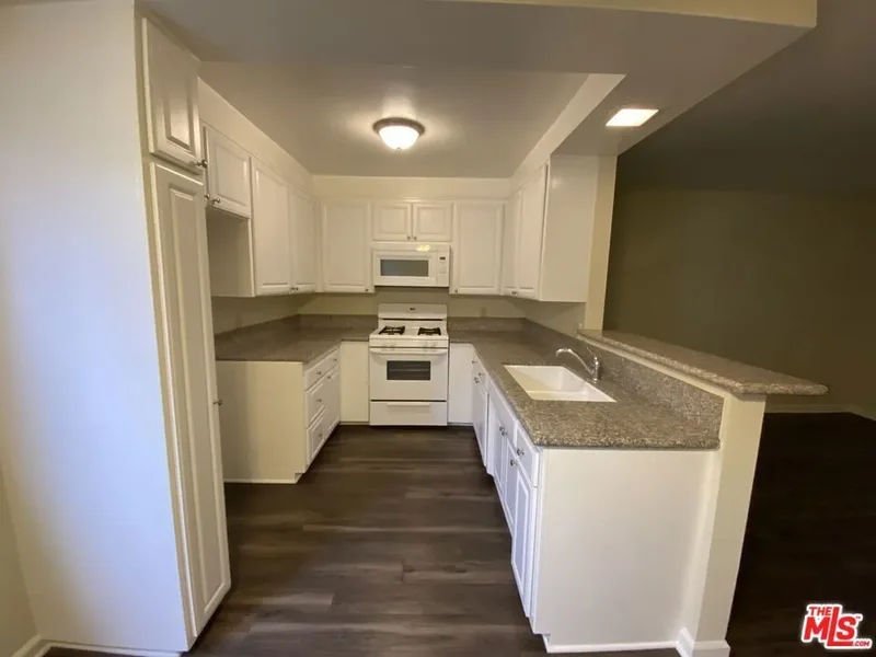 1799 N Hollywood Way, Burbank, California, United States. - Photo 7