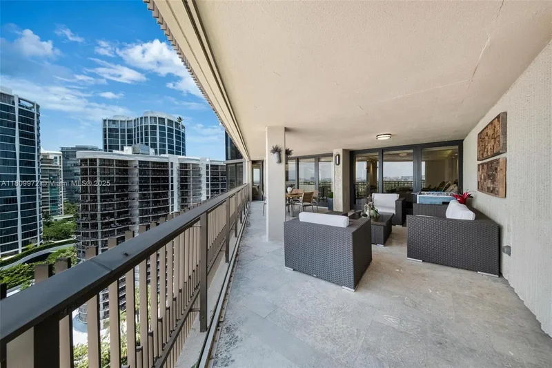 2901 S Bayshore Dr 17G/H, Miami, Florida, United States. - Photo 26