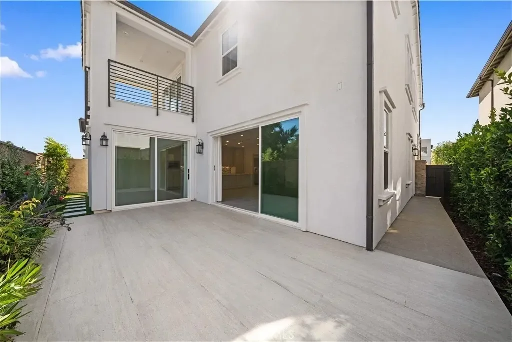 360 Riverbend, Lake Forest, California, United States. - Photo 18