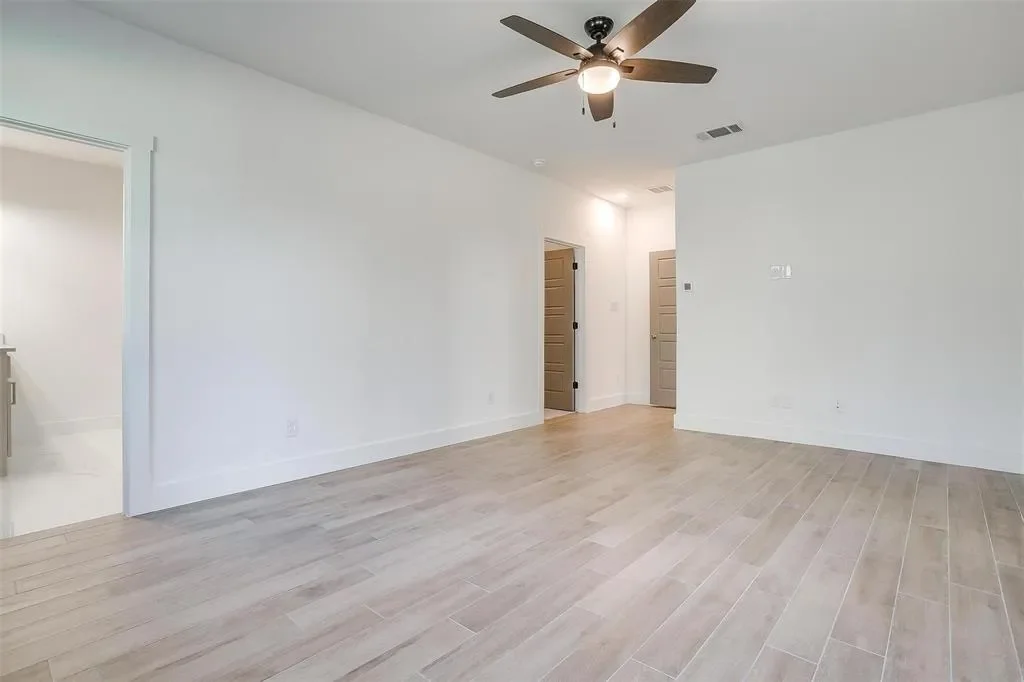 5618 Oaks Lane, Fort Worth, Texas, United States. - Photo 15
