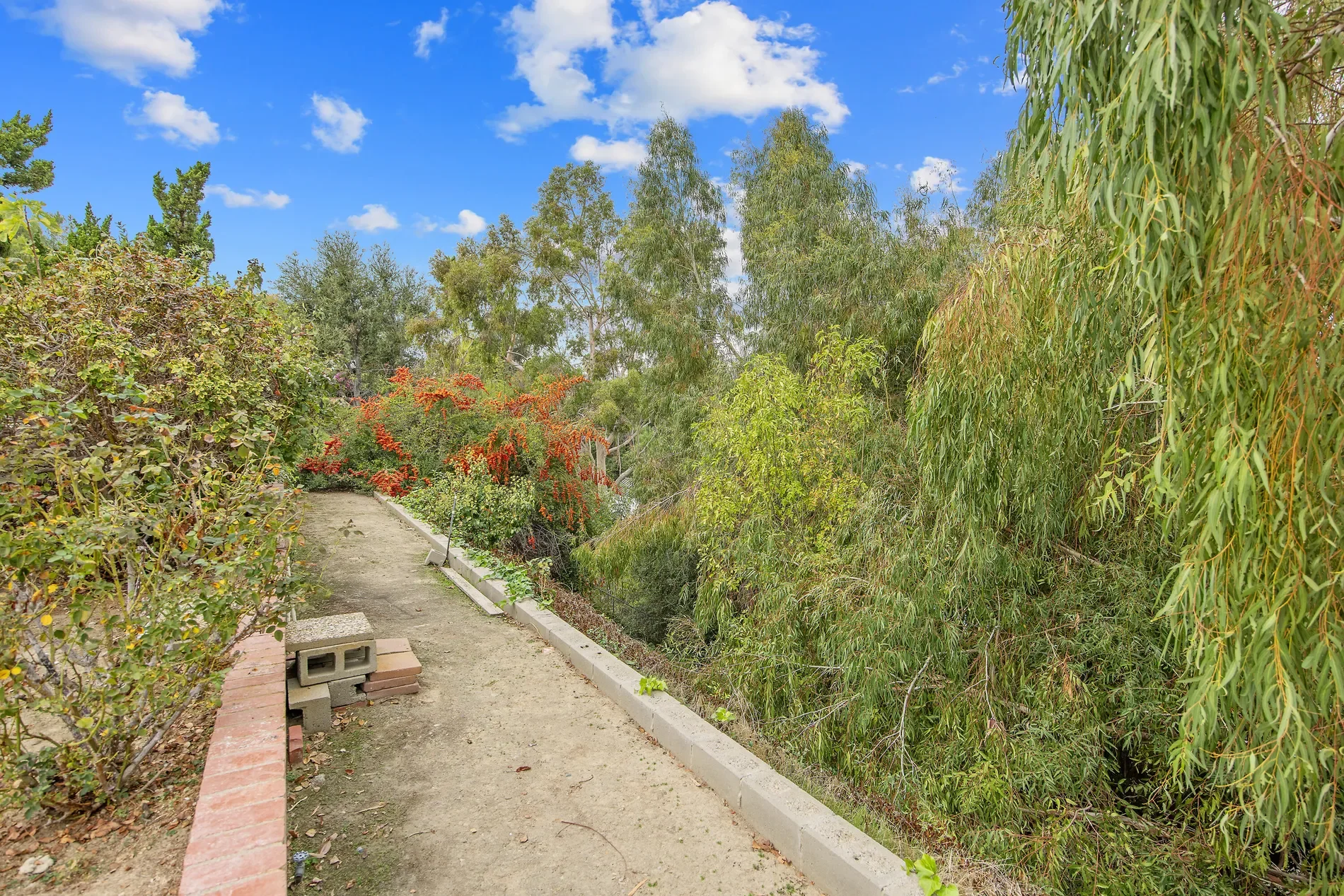 23325 Bessemer Street, Woodland Hills, CA 91367, Los Angeles, California, United States. - Photo 20