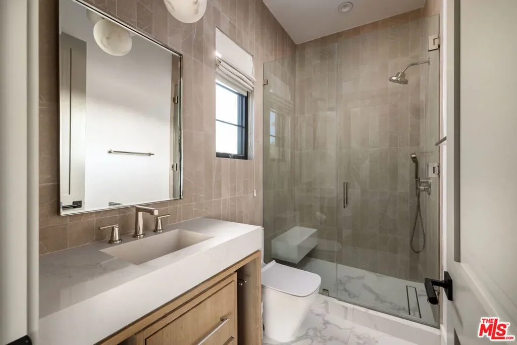 455 N Bundy Drive, Los Angeles, California, United States. - Photo 30