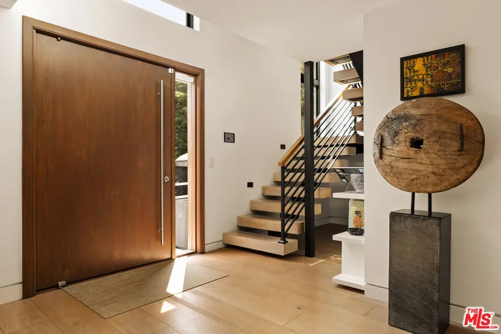 8446 Kirkwood Drive, Los Angeles, California, United States. - Photo 20