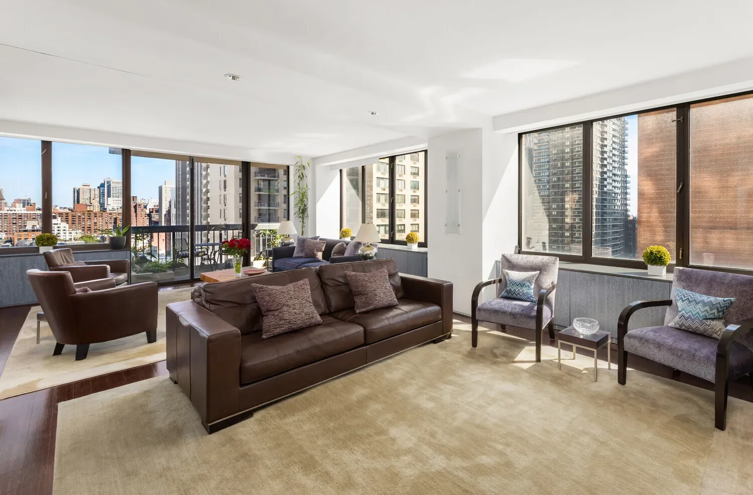 The Oxford, 422 E 72ND ST, New York, New York, United States. - Photo 2