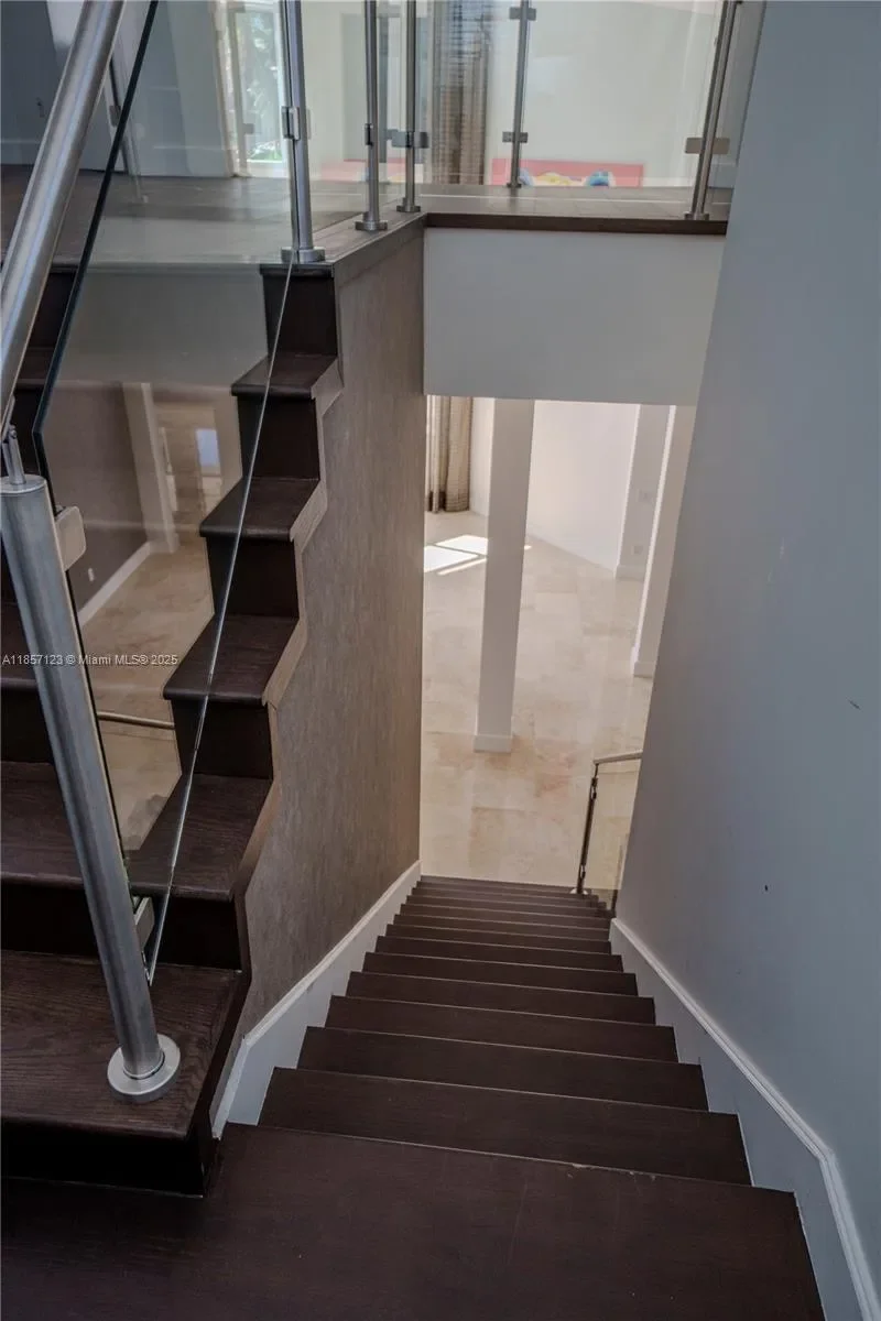 822 Meridian Ln, Hollywood, Florida, United States. - Photo 2