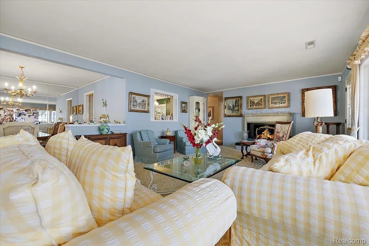 2236 Locklin Lane, West Bloomfield Charter Township, MI 48324, Orchard Lake Village, Michigan, United States. - Photo 37