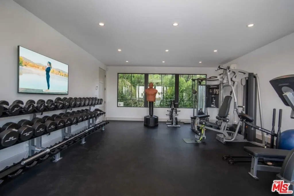 7801 Hillside Avenue, Los Angeles, California, United States. - Photo 13