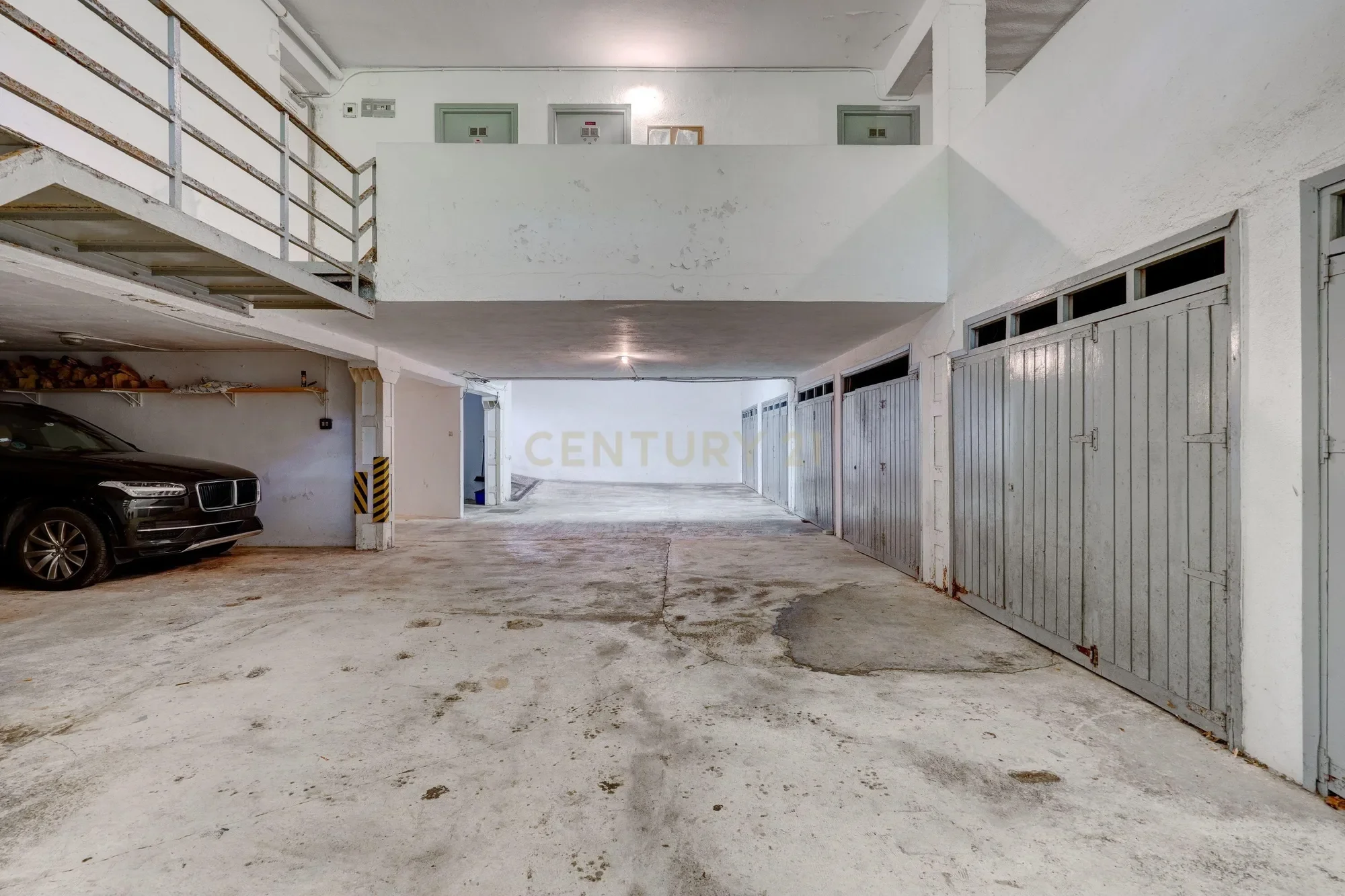 Exterior photo 6