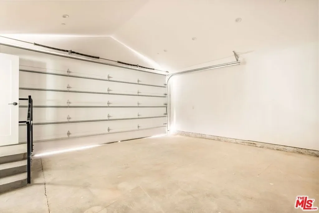 16815 Shileno Place, Los Angeles, California, United States. - Photo 8
