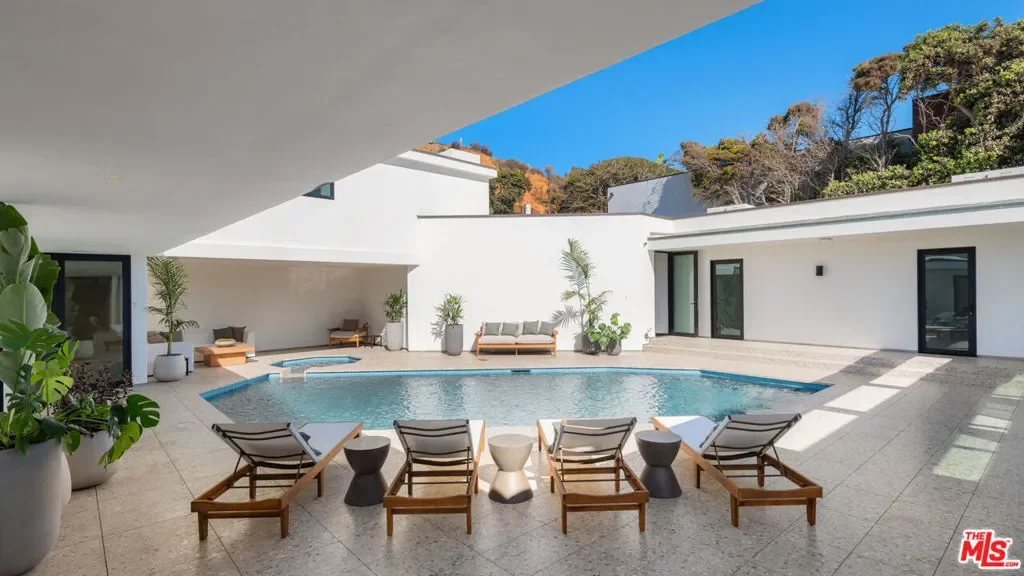 31388 Broad Beach Road, Malibu, California, United States. - Photo 47