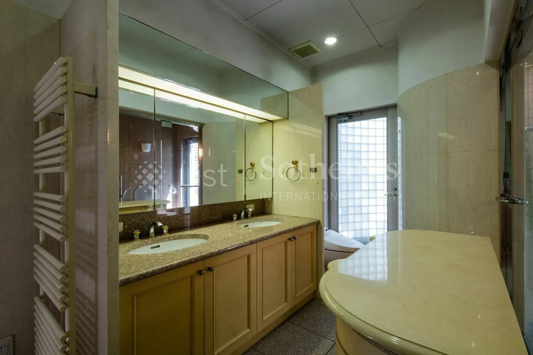 Gallery photo 4