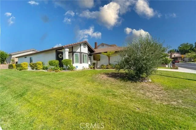 210 S Larkwood, Anaheim Hills, CA 92808, Orange, California, United States. - Photo 33