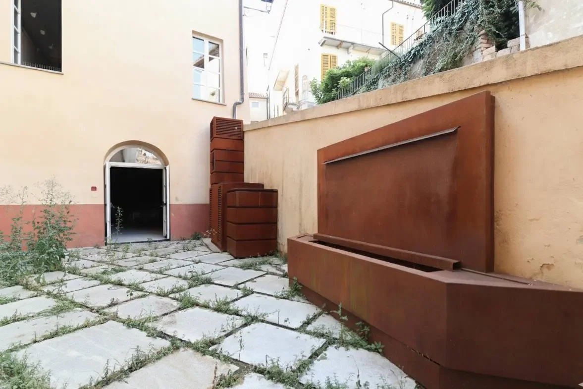 Exterior photo 10