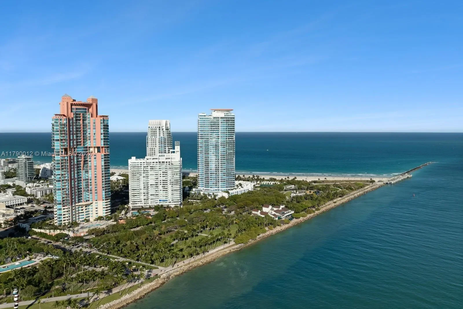 300 S Pointe Dr, Miami Beach, Florida, United States. - Photo 13