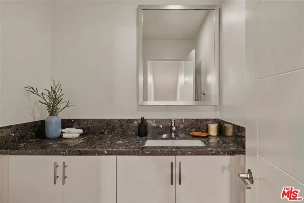 644 N Gramercy Place, Los Angeles, California, United States. - Photo 6
