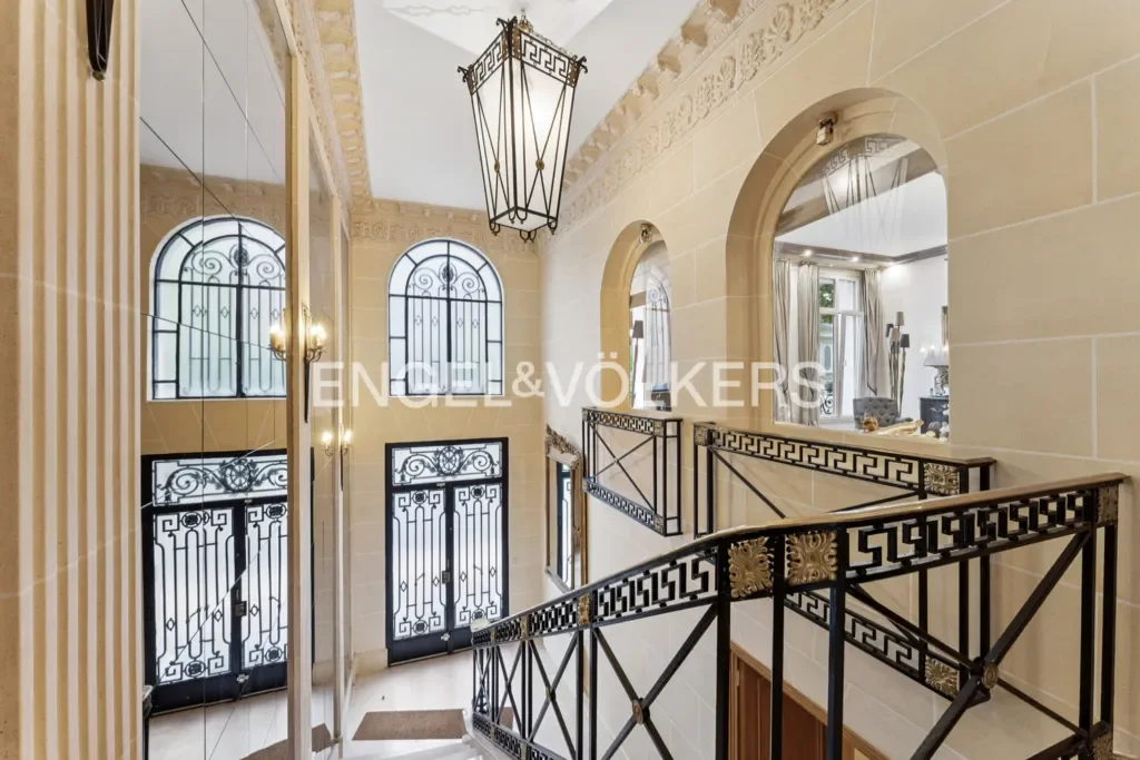 Gallery photo 12