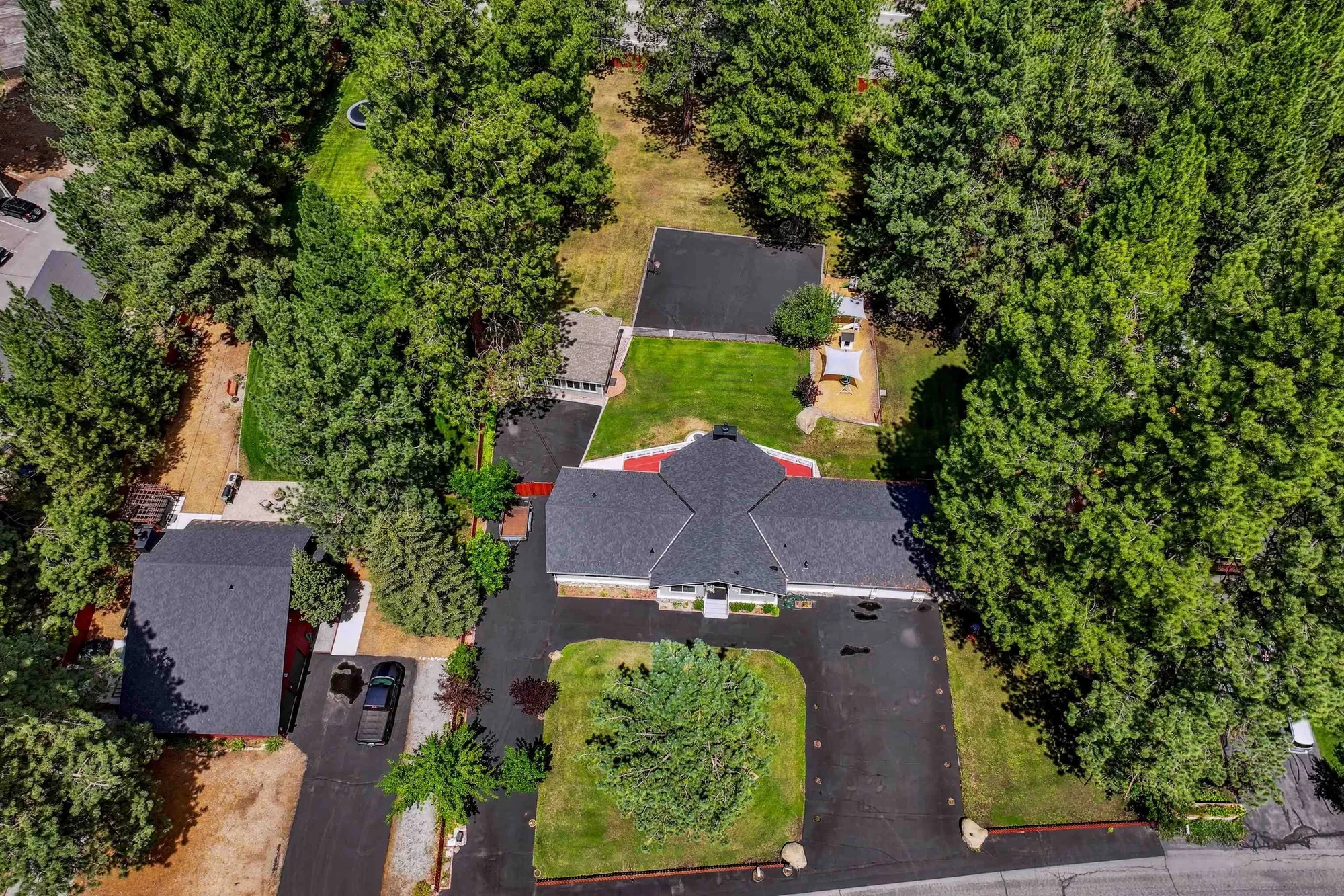 10228 Jeffery Pine Road, Truckee, California, United States. - Photo 27