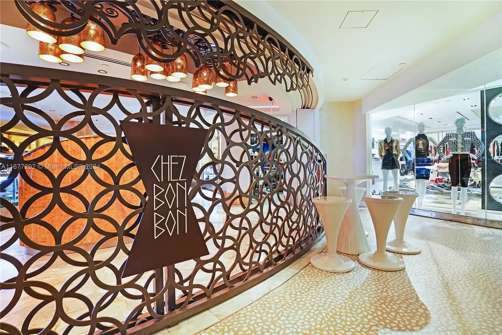 4401 Collins Ave 915, Miami Beach, Florida, United States. - Photo 38