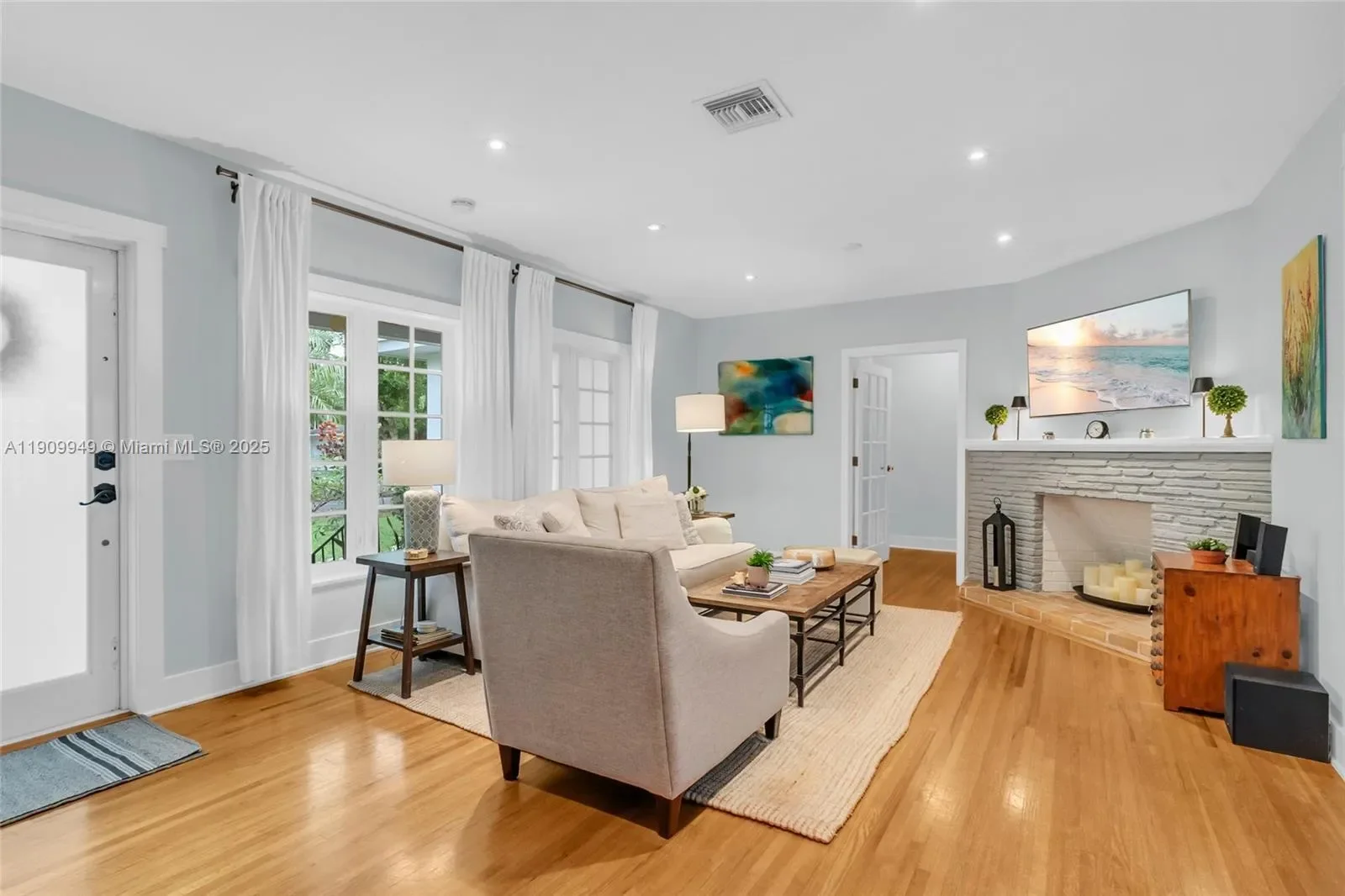 1536 Alegriano Ave, Coral Gables, Florida, United States. - Photo 2