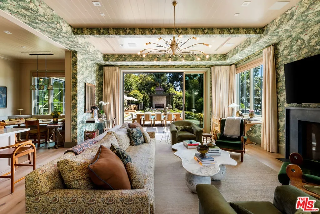 1529 Amalfi Drive, Los Angeles, California, United States. - Photo 6