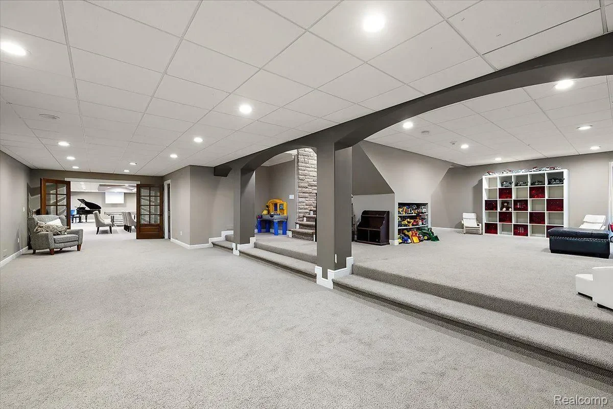 1330 Oxford Road, Bloomfield Charter Township, MI 48304, Birmingham, Michigan, United States. - Photo 16