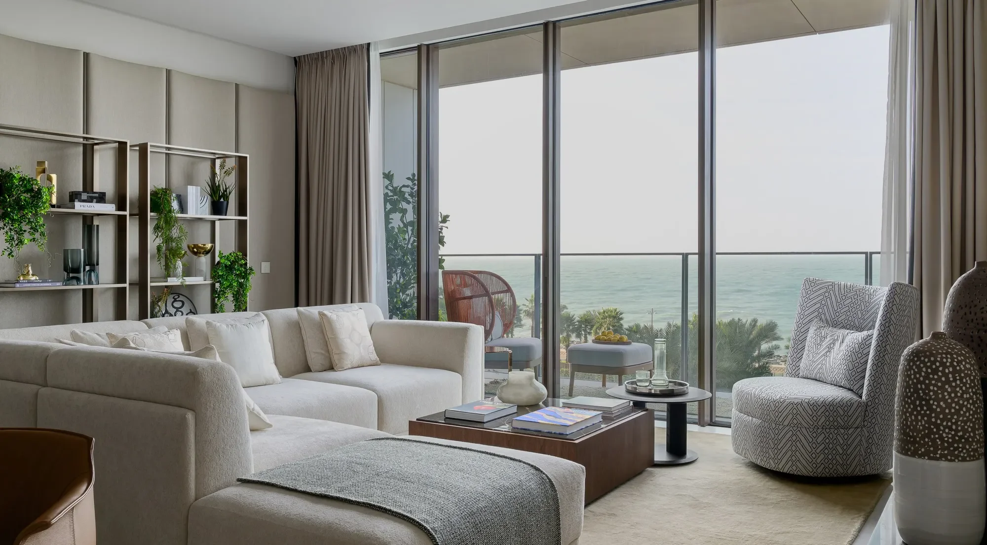 Palm Jumeirah - Crescent Rd - The Palm Jumeirah - Dubai - United Arab Emirates, Dubai, Dubai, United Arab Emirates. - Photo 2