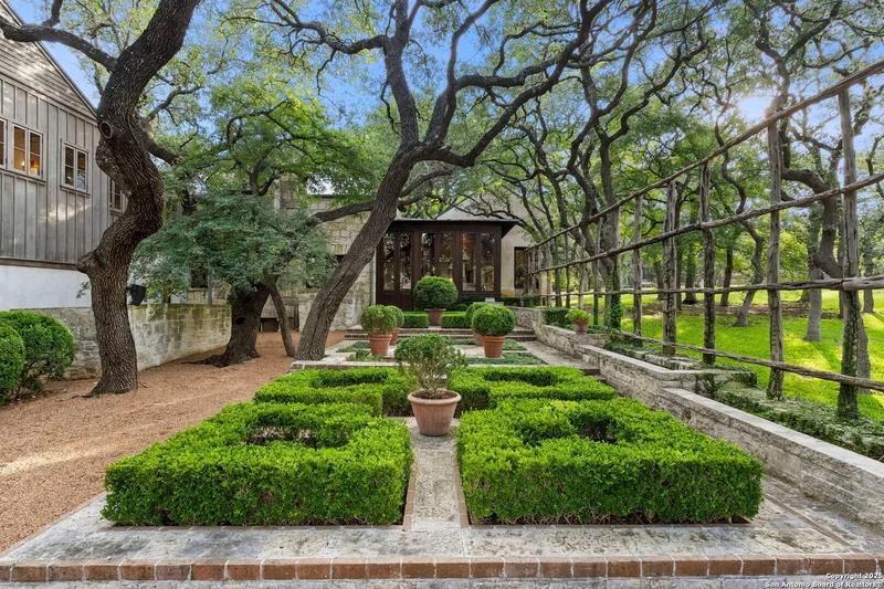 317 Limestone Creek, Hill Country Village, TX 78232, Hill Country Village, Texas, United States. - Photo 47