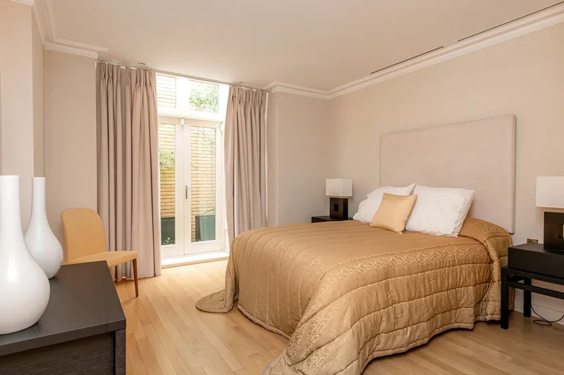Wycombe Square, London, England, United Kingdom. - Photo 18