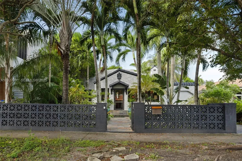 452 SW 21st Rd, Miami, Florida, United States. - Photo 49