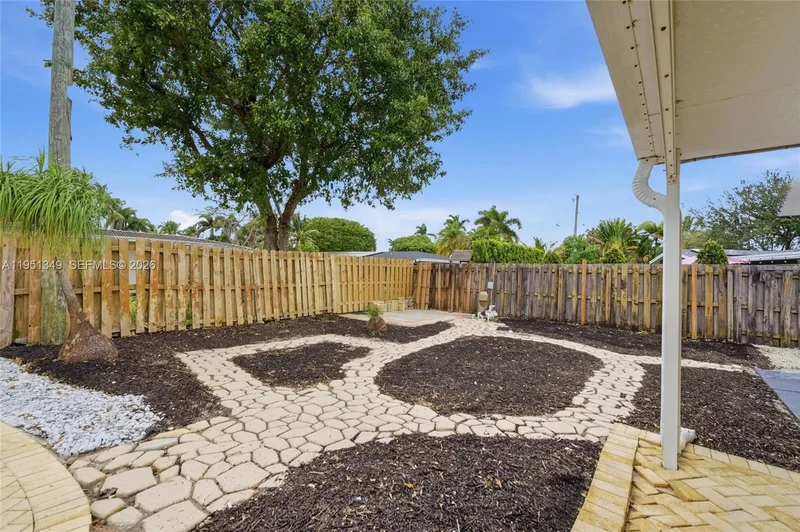 4711 NE 18th Ave, Oakland Park, Florida, United States. - Photo 26
