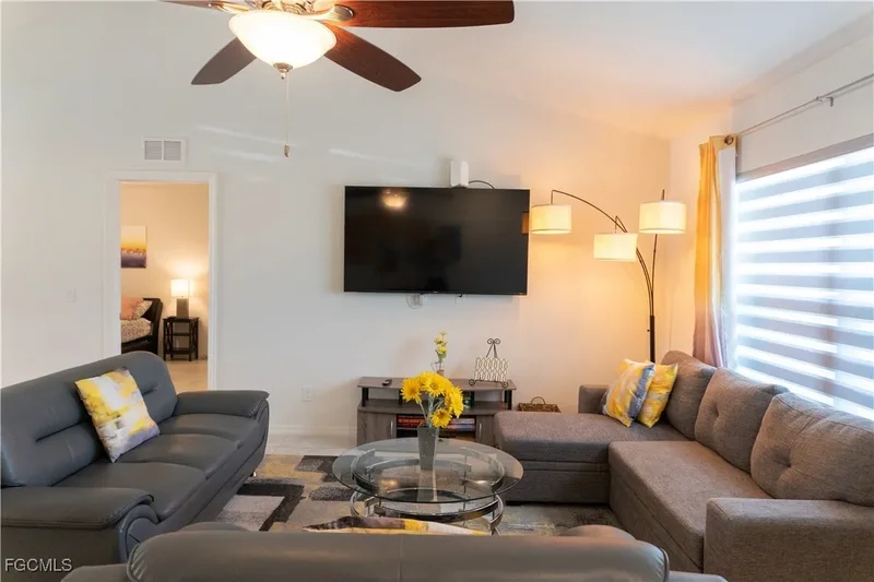 3318 SW 8th Place, Cape Coral, FL 33914, Cape Coral, Florida, United States. - Photo 5