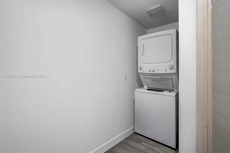 801 S Miami Ave 2901, Miami, Florida, United States. - Photo 31