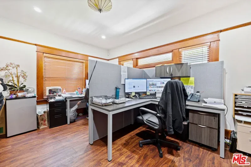 275 E California Boulevard, Altadena, California, United States. - Photo 20
