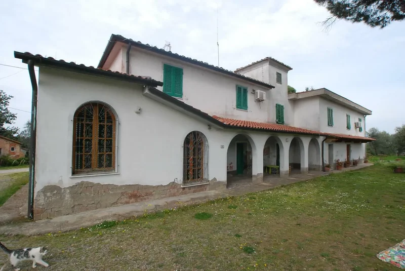 Colonica in vendita a Casciana Terme Lari composto da 10vani