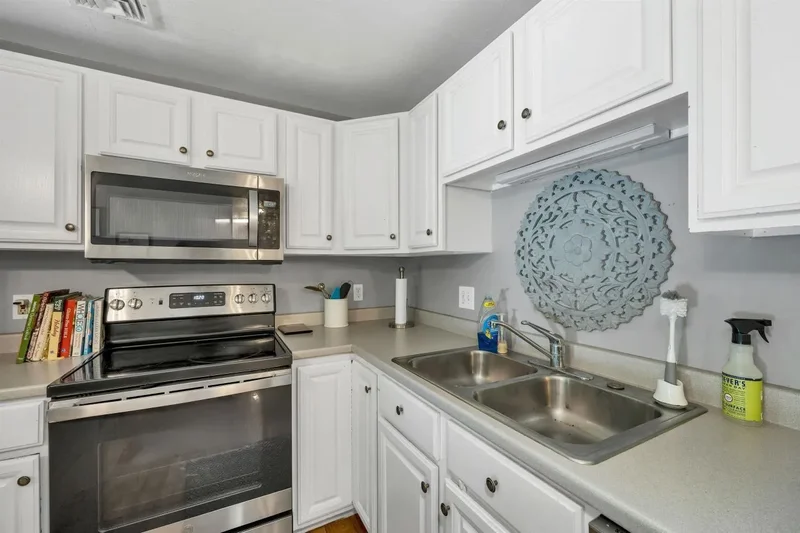 35 Fraser Drive, Salem, NH 03079, Salem, New Hampshire, United States. - Photo 26
