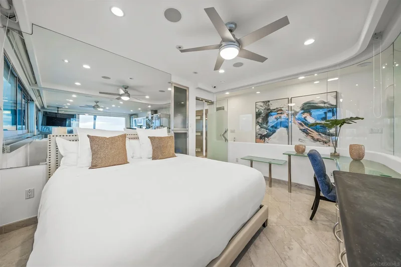 2999 Ocean Front Walk 2, San Diego, California, United States. - Photo 18