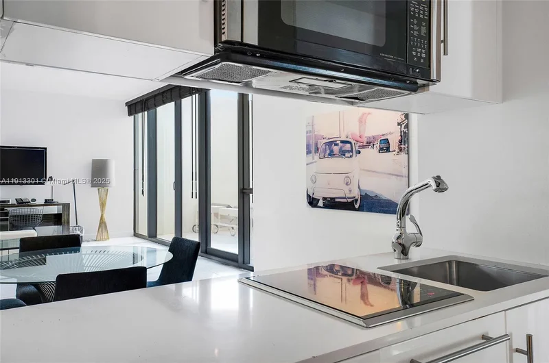 2201 Collins Ave 431, Miami Beach, Florida, United States. - Photo 12