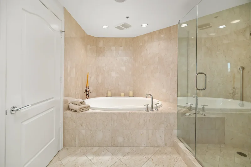 50 Central Avenue , 14D, Sarasota, FL 34236, Sarasota, Florida, United States. - Photo 48