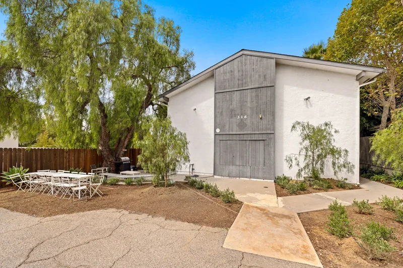 316 West Valerio Street , Santa Barbara, CA 93101, Santa Barbara, California, United States. - Photo 16