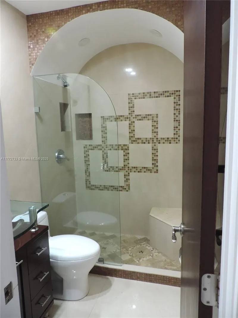 6230 SW 38th St, Miami, Florida, United States. - Photo 17