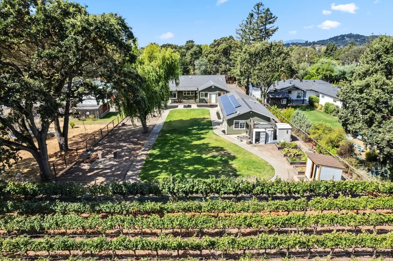 Country Living In Coombsville