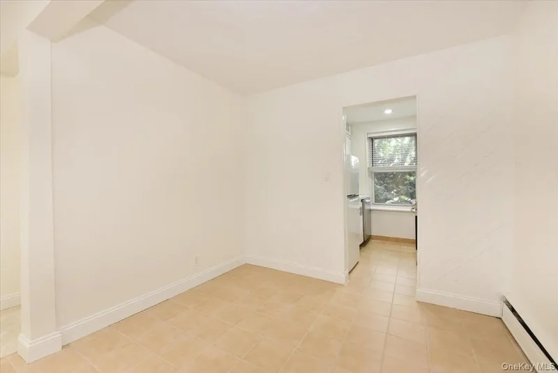 195 S Middle Neck Road, Great Neck, New York, United States. - Photo 13